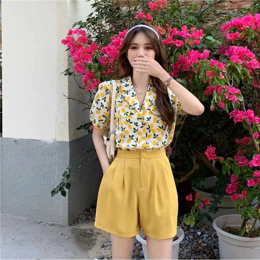Elegant Women 2023 New Summer Korean Fashion Short Sleeve Print Shirt + Wide Leg Mini Pant 2 Piece Sets Suits Clothing D4
Elegant Women 2023 New Summer Korean Fashion Short Sleeve Print Shirt + Wide Leg Mini Pant 2 Piece Sets Suits Clothing D4