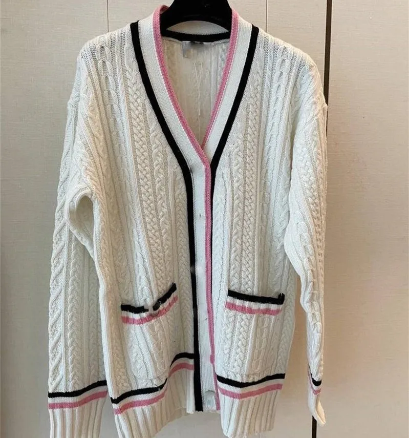 Cashmere Women Sweaters Long Jackets Spring Autumn Twist Stripe Knit Cardigans V-neck Single-breasted Wool Knitwear Soft H198
Cashmere Women Sweaters Long Jackets Spring Autumn Twist Stripe Knit Cardigans V-neck Single-breasted Wool Knitwear Soft H198