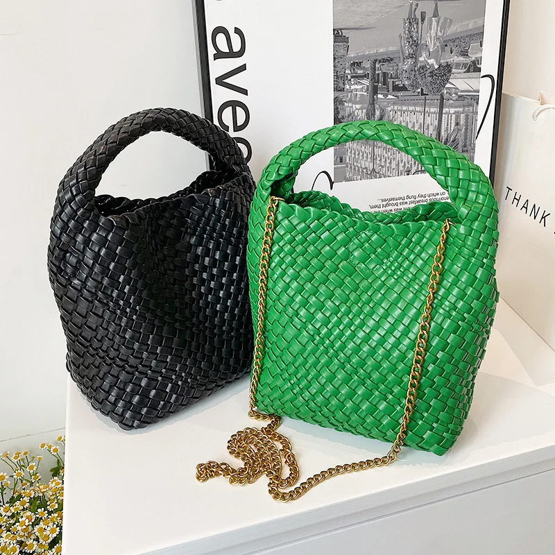 Soft PU Shoulder Crossbody Bag Luxury Woven Bucket Bag Women Handbags Designer Brands Chains Sling Bags for Women 2022 Tote Chic
Soft PU Shoulder Crossbody Bag Luxury Woven Bucket Bag Women Handbags Designer Brands Chains Sling Bags for Women 2022 Tote Chic