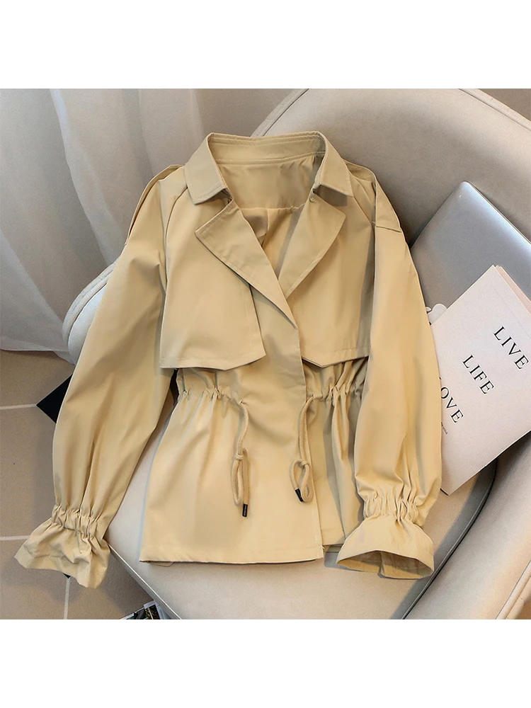 Women Retro Short Trench Coat 2022 Autumn and Winter All-Match Outerwear Slim Waist Turn-Down Collar Drawstring Lady Windbreaker
Women Retro Short Trench Coat 2022 Autumn and Winter All-Match Outerwear Slim Waist Turn-Down Collar Drawstring Lady Windbreaker