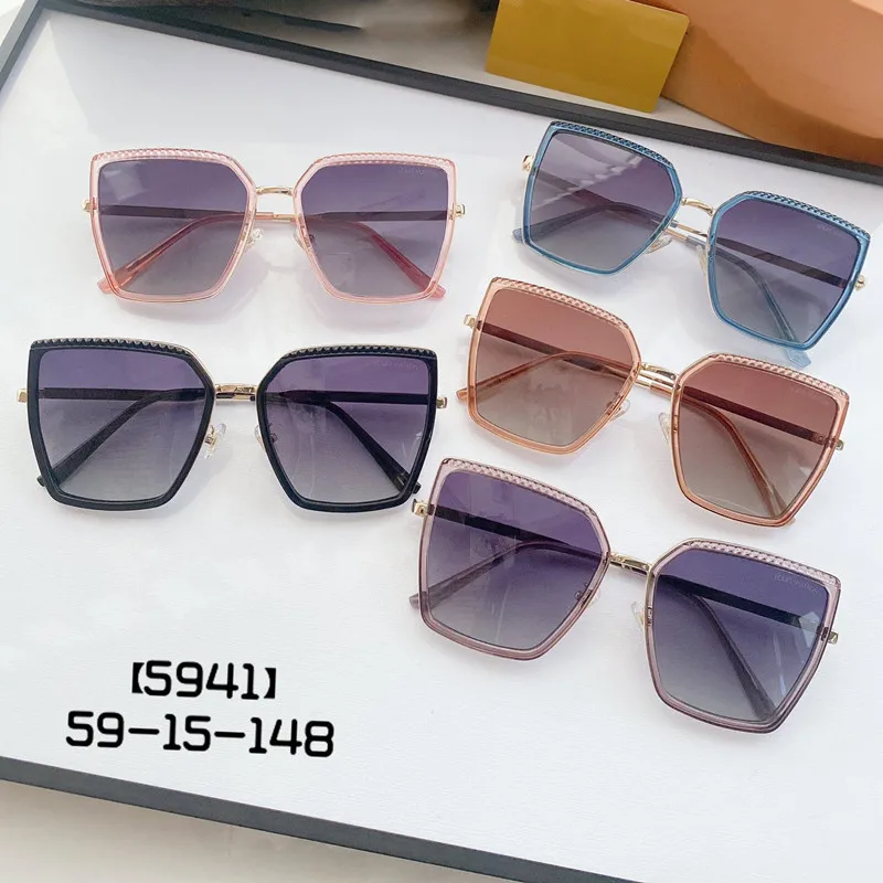 Metal Hybrid Frame Gradient Lens Square Women Polarized Sunglasses 2022 Luxury Brand Summer Hot Sale Steampunk Sunglasses 5941
Metal Hybrid Frame Gradient Lens Square Women Polarized Sunglasses 2022 Luxury Brand Summer Hot Sale Steampunk Sunglasses 5941