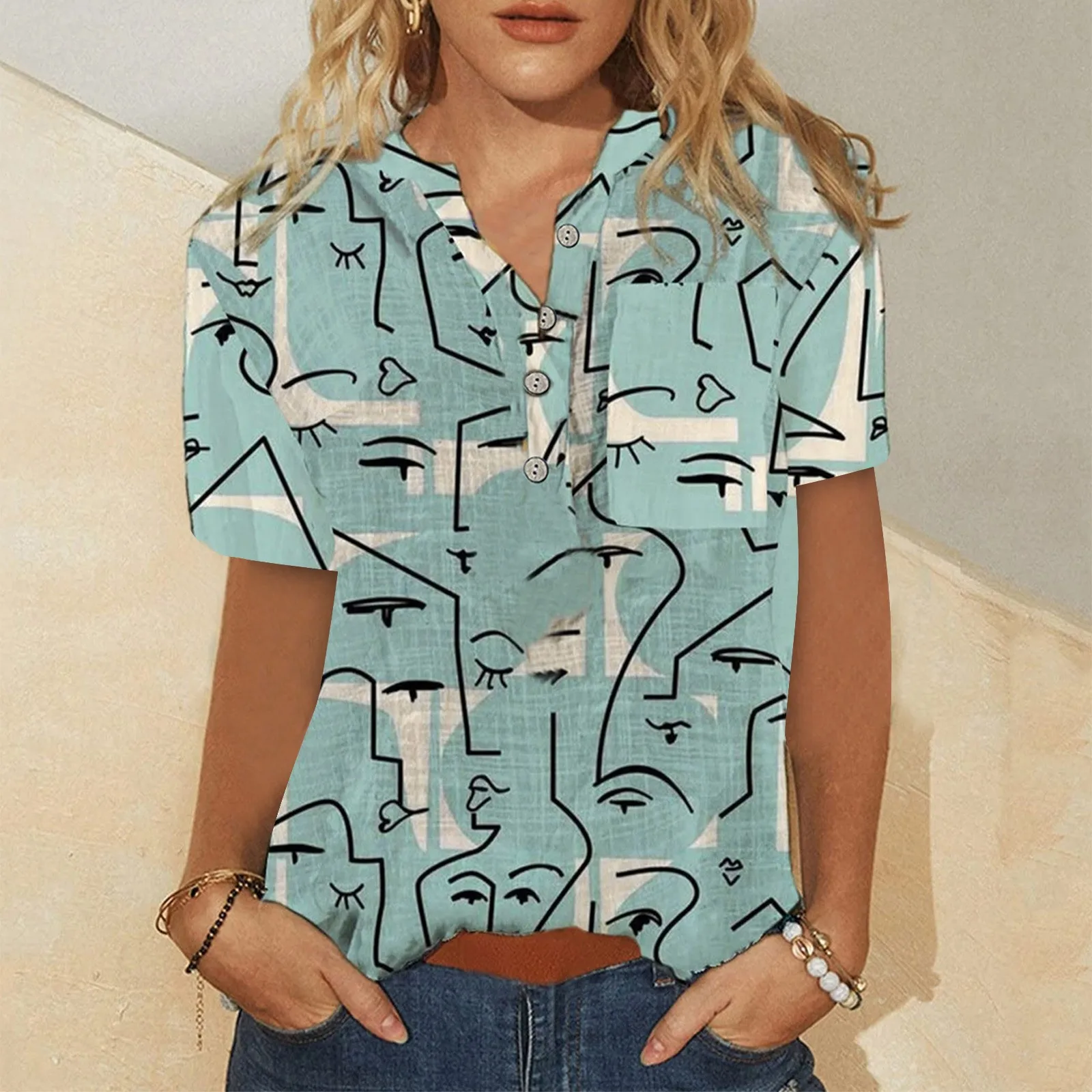 Женская кожаная футболка с коротким рукавом, на пуговицах
Женская кожаная футболка с коротким рукавом, на пуговицах