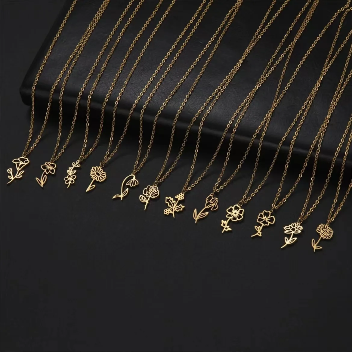 Delicate Birth Flower Necklaces for Women Girls Gold Plated Stainless Steel Chain Necklace Bridesmaid Gifts Birthday Gifts
Delicate Birth Flower Necklaces for Women Girls Gold Plated Stainless Steel Chain Necklace Bridesmaid Gifts Birthday Gifts