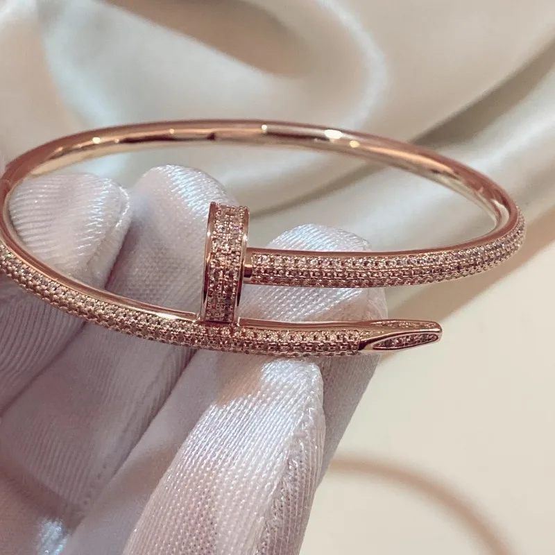 18k Gold Plated Stainless Steel Bracelet Nail Bangles for Women Men Couple Valentine's Day Gift
18k Gold Plated Stainless Steel Bracelet Nail Bangles for Women Men Couple Valentine's Day Gift