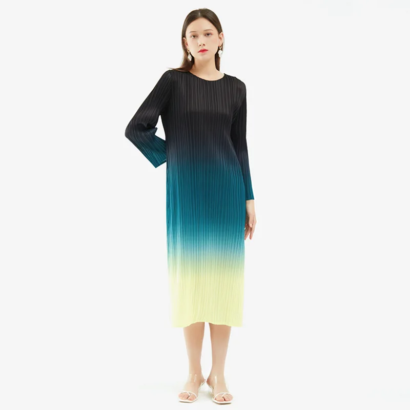 Autumn and spring temperament with a bottoming gradient printing and thin all-match Korean long-sleeved skirt TP13
Autumn and spring temperament with a bottoming gradient printing and thin all-match Korean long-sleeved skirt TP13