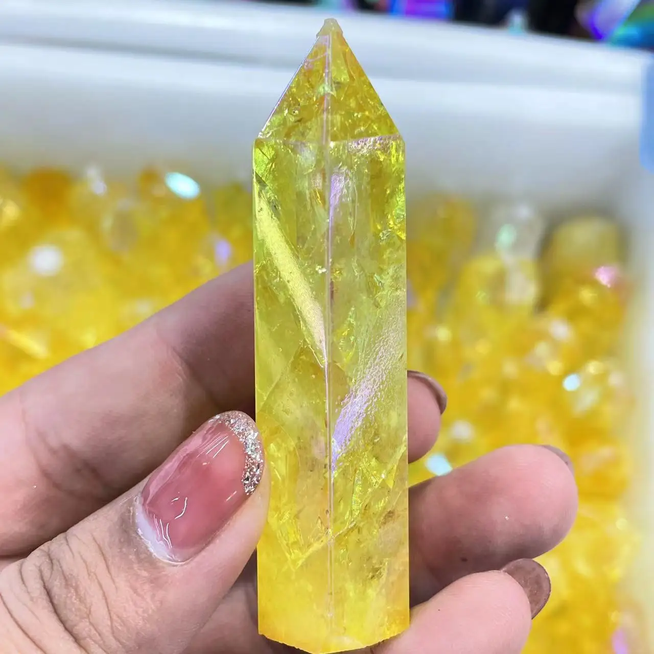 Natural yellow crystal electroplating yellow column treatment point decoration home retro stone design decoration
Natural yellow crystal electroplating yellow column treatment point decoration home retro stone design decoration