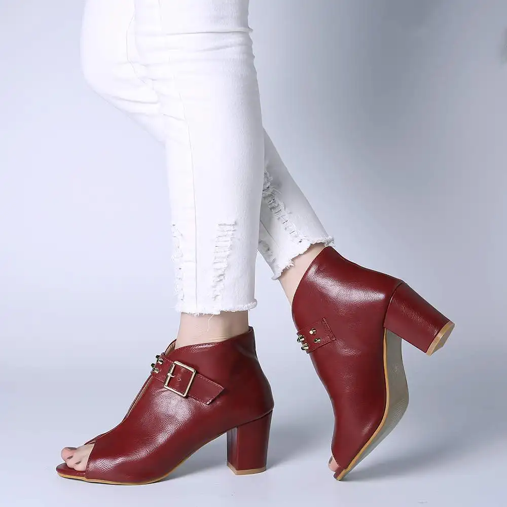 2022 New Women Rivets High Heel Peep Toe Stylish Buckle Pumps Ladies High Heels Party Shoes Fashion Comfortable Sandal Shoes 
2022 New Women Rivets High Heel Peep Toe Stylish Buckle Pumps Ladies High Heels Party Shoes Fashion Comfortable Sandal Shoes