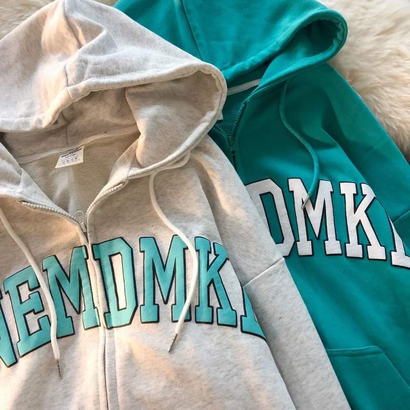 Женские толстовки на молнии в американском ретро-стиле с надписью, новинка 2021, свободные универсальные свитшоты, Повседневный Кардиган с капюшоном для пар, топы
Женские толстовки на молнии в американском ретро-стиле с надписью, новинка 2021, свободные универсальные свитшоты, Повседневный Кардиган с капюшоном для пар, топы