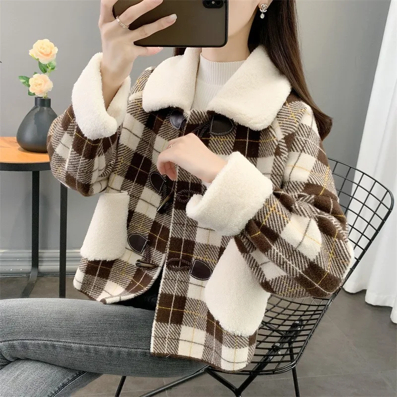

Autumn/Winter New Knitted Imitation Double-sided Wool Coat Women's Short Lamb Wool Spliced Cow Horn Buckle Plaid Cardigan