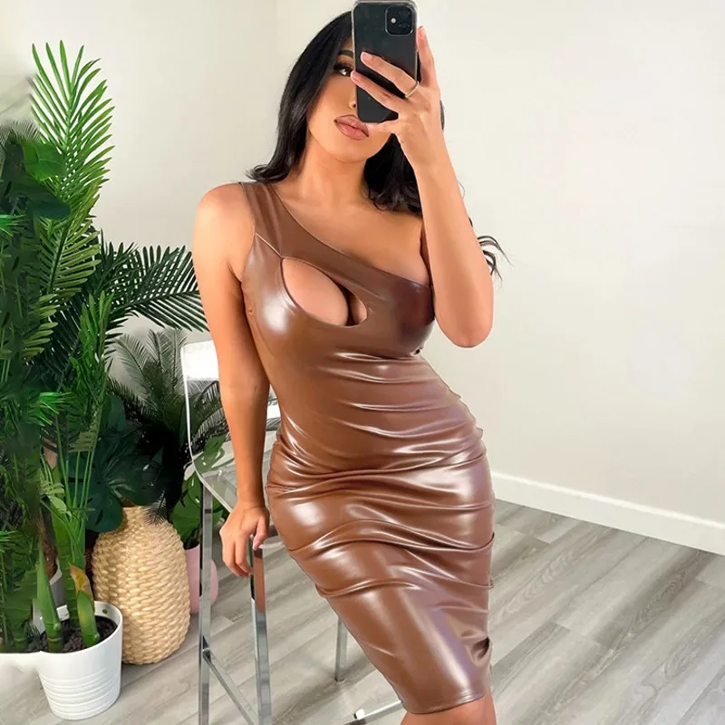 Slanted Shoulder Hollow Leather PU Dress Feminine One-shoulder Sleeveless Backpack Hip Split PU Leather Dresses Summer Women
Slanted Shoulder Hollow Leather PU Dress Feminine One-shoulder Sleeveless Backpack Hip Split PU Leather Dresses Summer Women