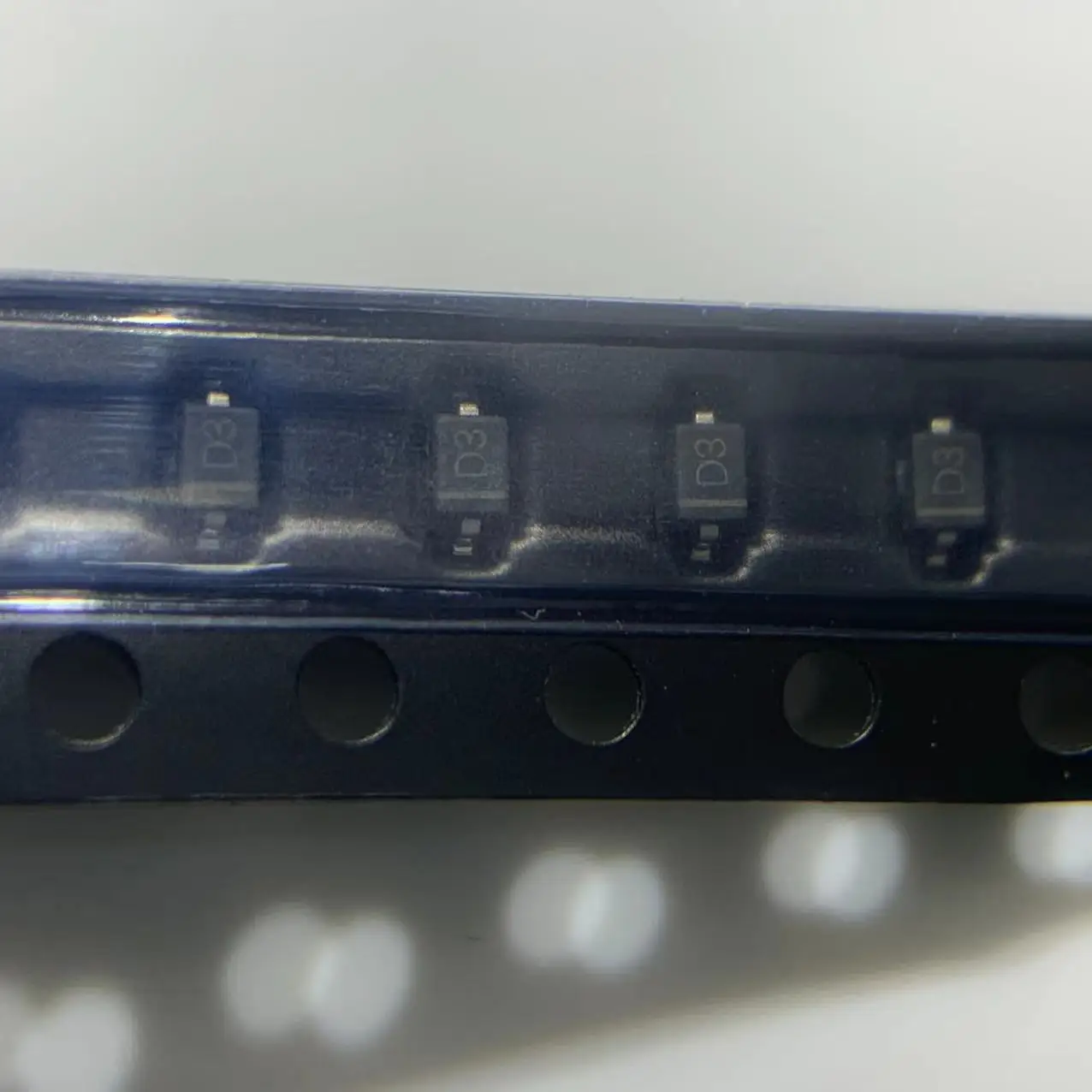 10pcs/lot Transistor Kit B240AE-13 DIODE SCHOTTKY 40V 2A SMA In Sctock
10pcs/lot Transistor Kit B240AE-13 DIODE SCHOTTKY 40V 2A SMA In Sctock