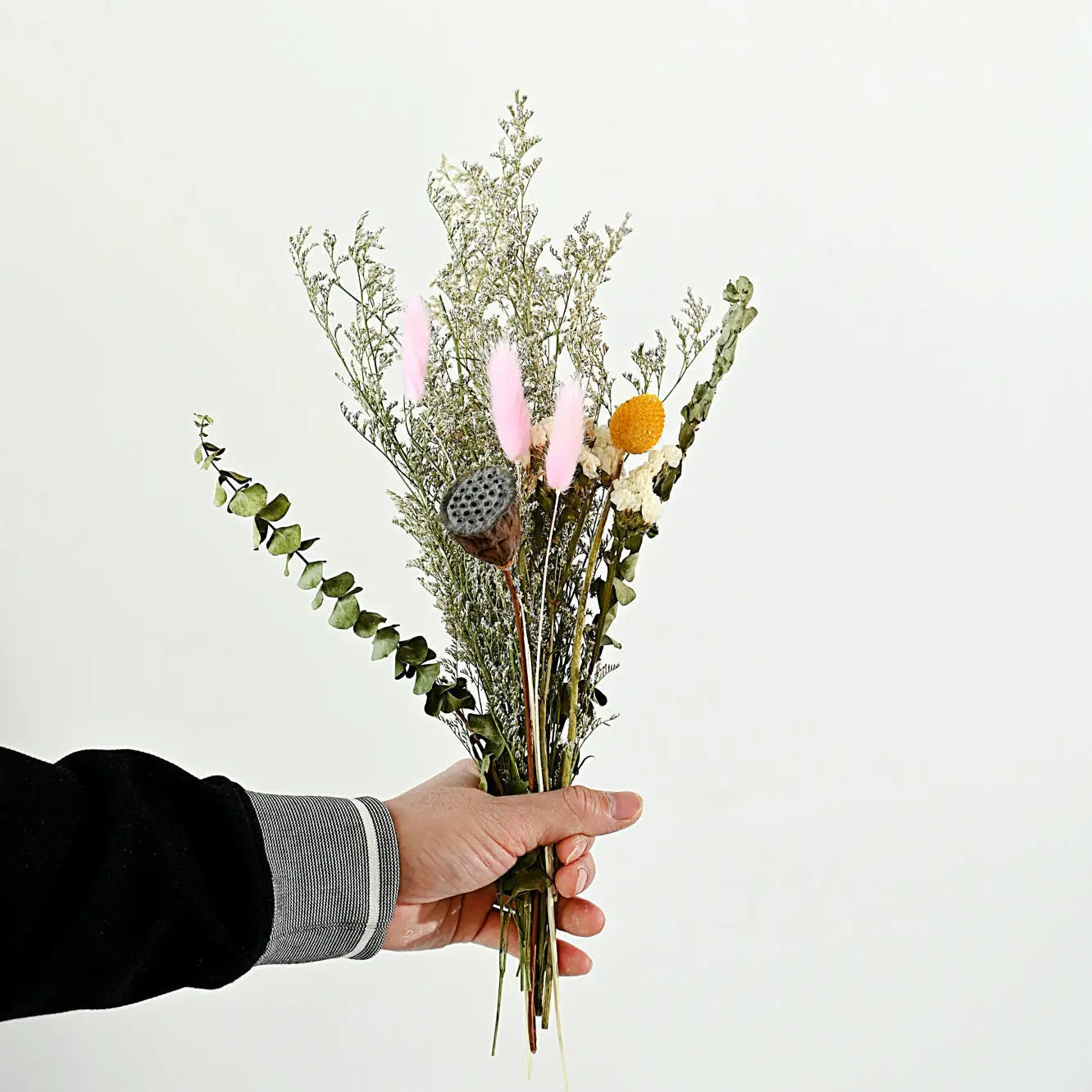 Home Decoration Accessories Dried Flower Bouquet Lover Grass Combination Living Room Small Fresh Flowers Flower Arrangement
Home Decoration Accessories Dried Flower Bouquet Lover Grass Combination Living Room Small Fresh Flowers Flower Arrangement