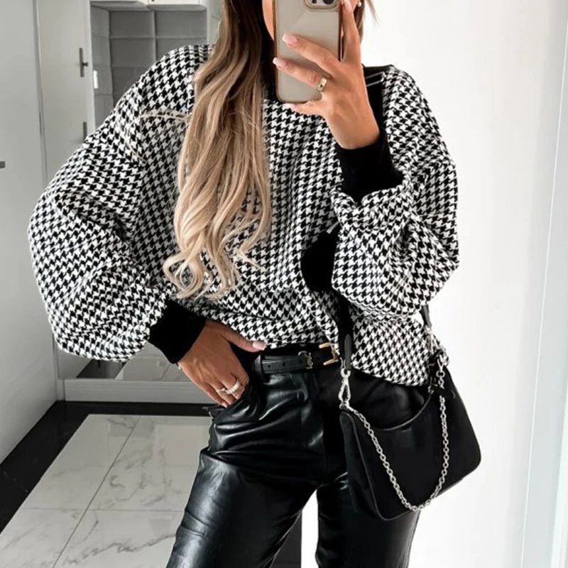 Women Fashion Checkerboard Print Sweatshirts Fall Elegant Crew Neck Loose Trendy Hoodies Top Winter Casual Long Sleeve Pullover
Women Fashion Checkerboard Print Sweatshirts Fall Elegant Crew Neck Loose Trendy Hoodies Top Winter Casual Long Sleeve Pullover