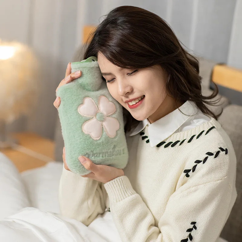 Plush hot compress belly warm water bag PVC thickened household washable water injection explosion-proof hot water bag 
Plush hot compress belly warm water bag PVC thickened household washable water injection explosion-proof hot water bag