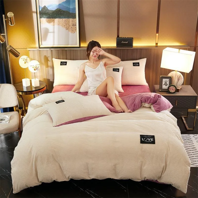 NEW Winter warm double door double cover solid flannel thicken super soft cozy couple quilt cover luxury bedday set bus
NEW Winter warm double door double cover solid flannel thicken super soft cozy couple quilt cover luxury bedday set bus