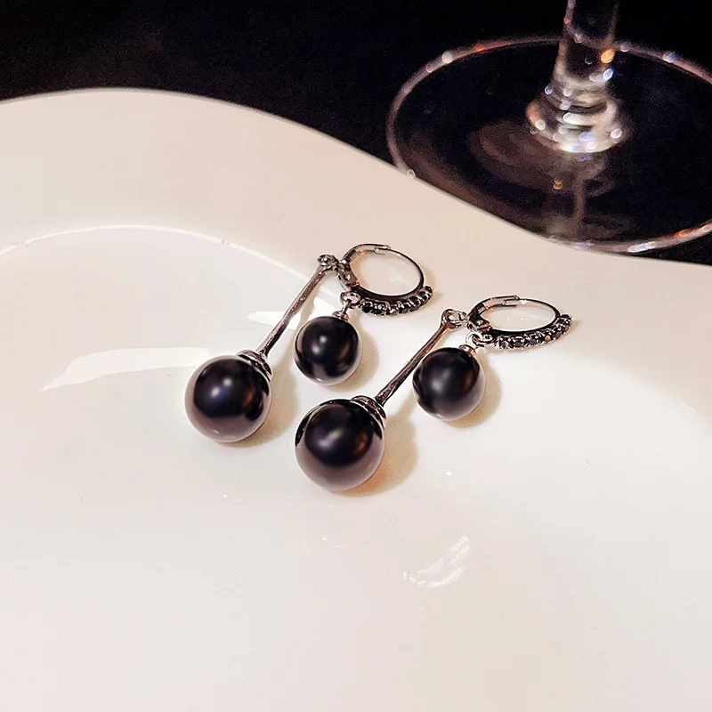 Vintage Luxury Fashion Black Pearl Ball Earrings Micro Set Zircon Earrings Jewelry For Women
Vintage Luxury Fashion Black Pearl Ball Earrings Micro Set Zircon Earrings Jewelry For Women