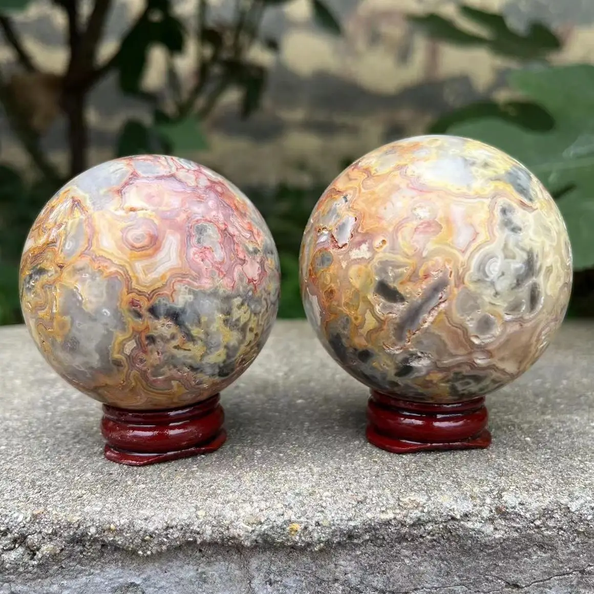 55-60mmNatural Crazy agate Ball Polished Globe Massaging Ball Reiki Healing Stone Home Decoration Exquisite Gifts Souvenirs Gift
55-60mmNatural Crazy agate Ball Polished Globe Massaging Ball Reiki Healing Stone Home Decoration Exquisite Gifts Souvenirs Gift