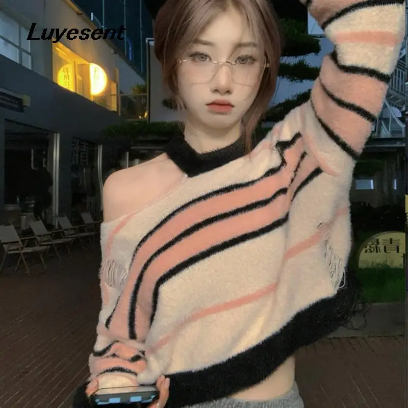 Female Pink Striped Pullover Sweater 2023 Lady Ripped Irregular One Side Off Shoulder Short Sweaters Mujer O Neck Hollow Sweter
Female Pink Striped Pullover Sweater 2023 Lady Ripped Irregular One Side Off Shoulder Short Sweaters Mujer O Neck Hollow Sweter