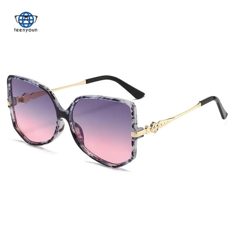 Teenyoun 2022 Summer New Online Red Sunglasses Women's Tide Seaside Sunglasses Uv Resistant Punk Fashion Glass
Teenyoun 2022 Summer New Online Red Sunglasses Women's Tide Seaside Sunglasses Uv Resistant Punk Fashion Glass