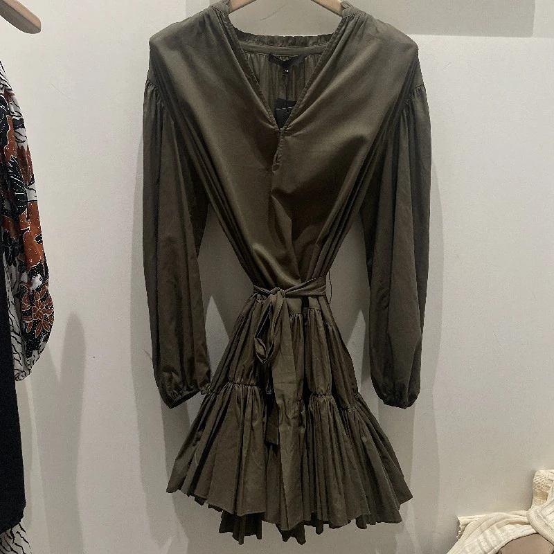 2022 Spring / Summer Commuter Dress Solid Cotton V-neck Lantern Sleeve Comfortable Casual Dress
2022 Spring / Summer Commuter Dress Solid Cotton V-neck Lantern Sleeve Comfortable Casual Dress