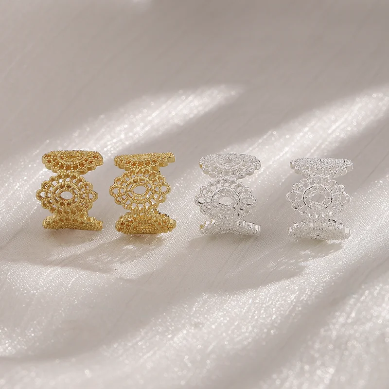 1 шт. полые кружевные серьги-клипсы для женщин девушек Ретро Геометрические серьги-каффы элегантные модные серебряные и золотые Ювелирные изделия Подарки
1 шт. полые кружевные серьги-клипсы для женщин девушек Ретро Геометрические серьги-каффы элегантные модные серебряные и золотые Ювелирные изделия Подарки