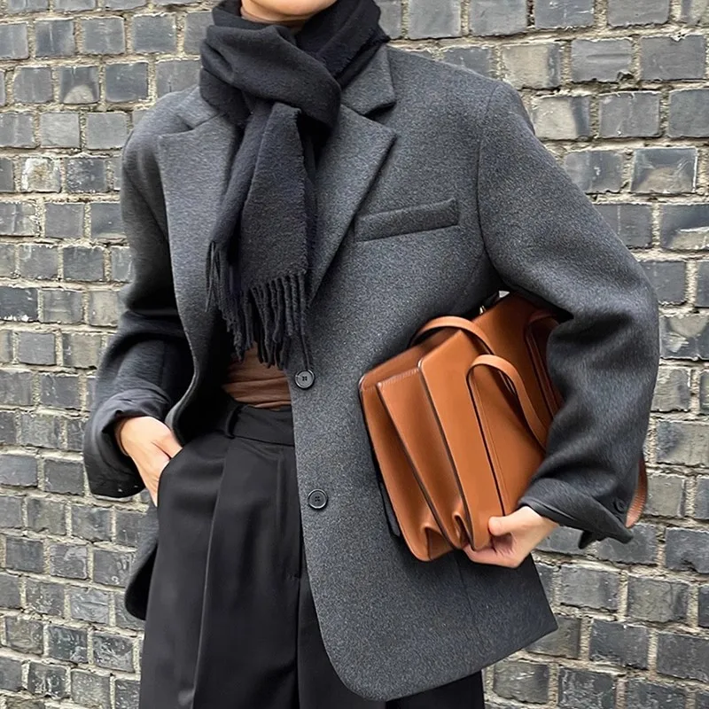 2024 Korean Fashion Woolen Blazers Women Gray Elegant Single Breasted Split Jackets Chic Blazer Outerwear Female Coats LL001
2024 Korean Fashion Woolen Blazers Women Gray Elegant Single Breasted Split Jackets Chic Blazer Outerwear Female Coats LL001
