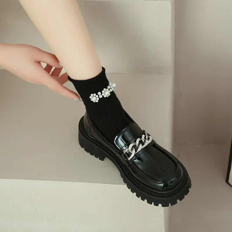 Женские кроссовки с круглым носком, на платформе и меху
Женские кроссовки с круглым носком, на платформе и меху