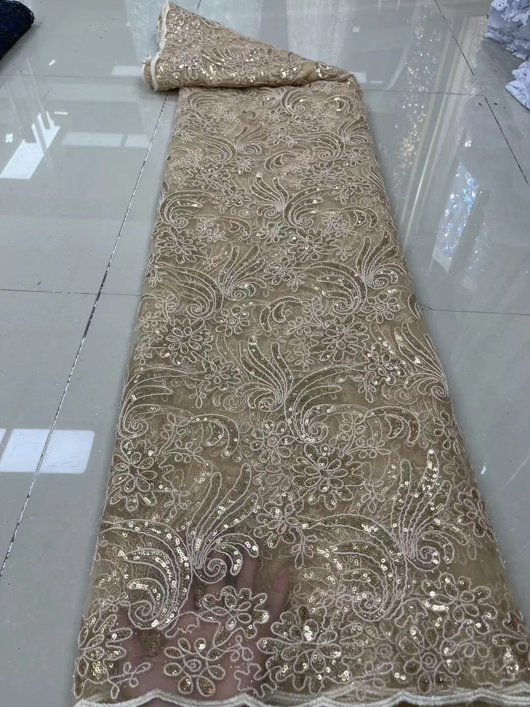 New Arrival African Yellow Mesh Lace Sequins Fabric French High Quality Milk Silk Soft Lace Fabric For Wedding Bride Party Dress
New Arrival African Yellow Mesh Lace Sequins Fabric French High Quality Milk Silk Soft Lace Fabric For Wedding Bride Party Dress