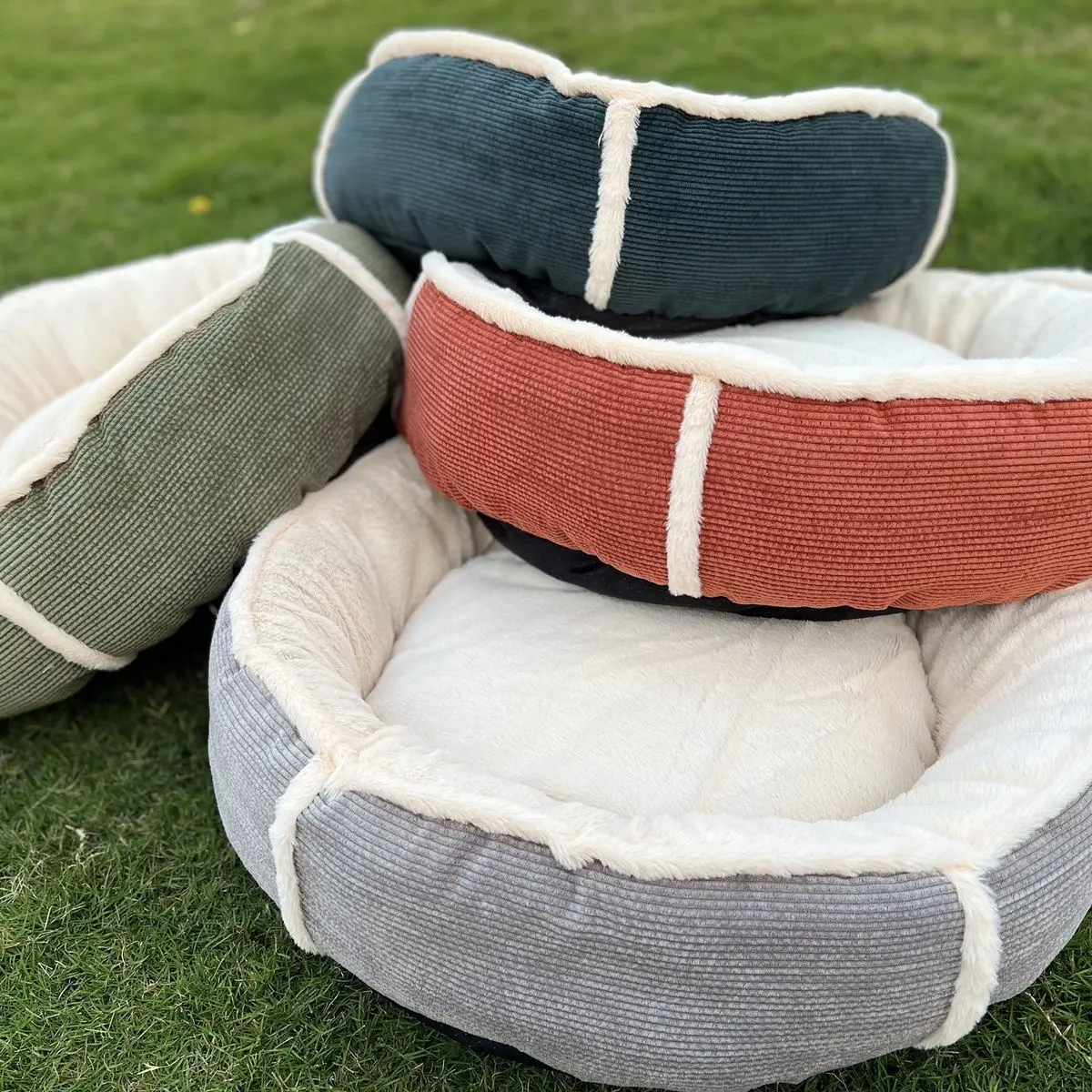 Warm and bite resistant in winter, medium and large dog kennel, all-purpose pet kennel, cat kennel thickened
Warm and bite resistant in winter, medium and large dog kennel, all-purpose pet kennel, cat kennel thickened