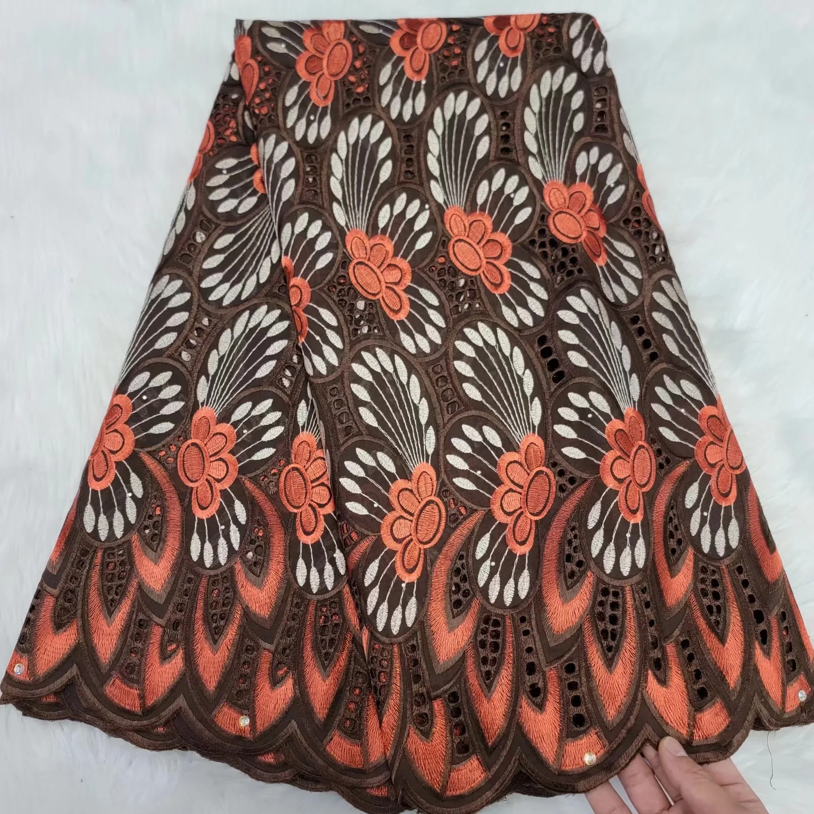 African Hot Sale Lace Punch Dry Fabric Swiss High Quality Pure Cotton 5 Yards Voile Lace French For Wedding Evening Dress Sew
African Hot Sale Lace Punch Dry Fabric Swiss High Quality Pure Cotton 5 Yards Voile Lace French For Wedding Evening Dress Sew