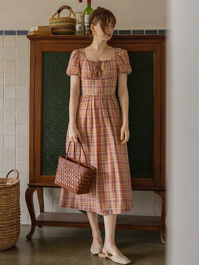 Summer Cotton Sweet Plaid Long Dress For Female Elegant Square Collar Breathable Puff Sleeve Tight Fitting Necklace Tie Vestidos
Summer Cotton Sweet Plaid Long Dress For Female Elegant Square Collar Breathable Puff Sleeve Tight Fitting Necklace Tie Vestidos