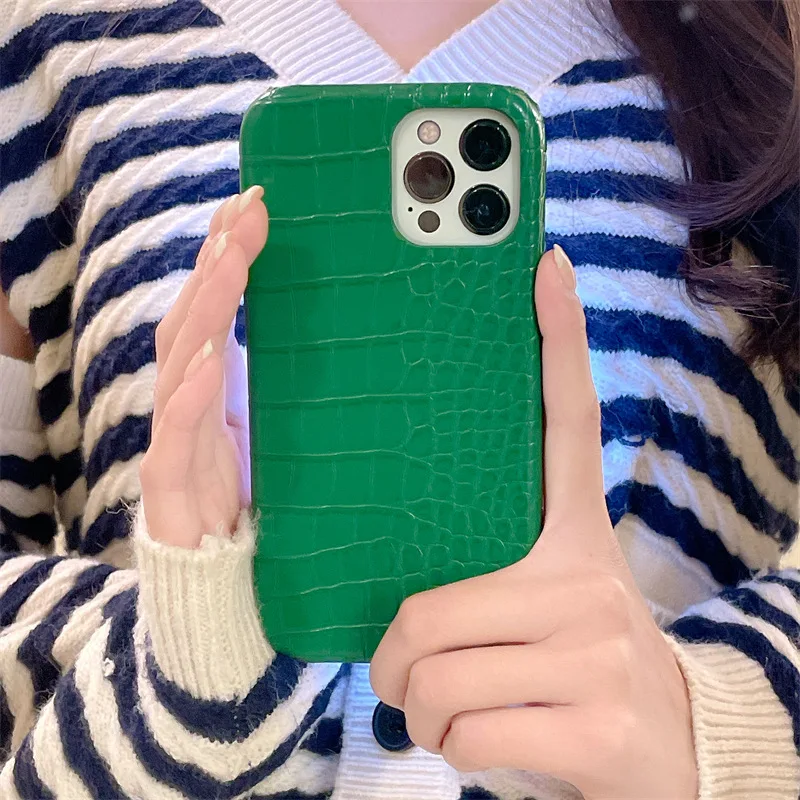 Luxury Green crocodile-print Leather Phone case For iPhone 13 12 mini 11 Pro X XS Max SE2 7 8 Plus Cases hard shell Back Cover
Luxury Green crocodile-print Leather Phone case For iPhone 13 12 mini 11 Pro X XS Max SE2 7 8 Plus Cases hard shell Back Cover