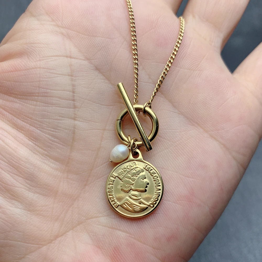 New Freshwater Pearl Round Coin Queen Head Charm Necklace Stainless Steel Gold For Women 2022 Fashion Gift Jewelry
New Freshwater Pearl Round Coin Queen Head Charm Necklace Stainless Steel Gold For Women 2022 Fashion Gift Jewelry