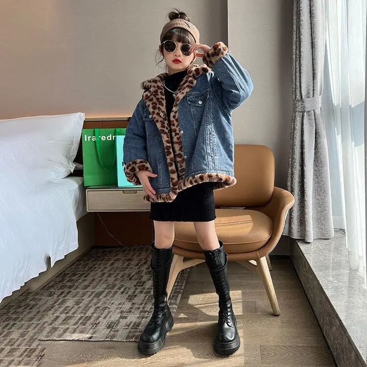 Thick warm Denim Parkas Girls Winter Oversized Plus Velvet Jacket Cotton Denim Jacket Children Faux Fur Collar Jean Outerwear
Thick warm Denim Parkas Girls Winter Oversized Plus Velvet Jacket Cotton Denim Jacket Children Faux Fur Collar Jean Outerwear
