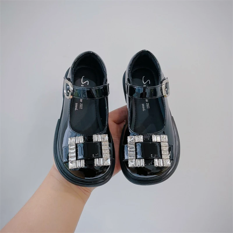 New Children Princess Autumn Girls Fashion Rhinestone Shallow British Style Soft Bottom Student Performance Leather Shoes 04
New Children Princess Autumn Girls Fashion Rhinestone Shallow British Style Soft Bottom Student Performance Leather Shoes 04