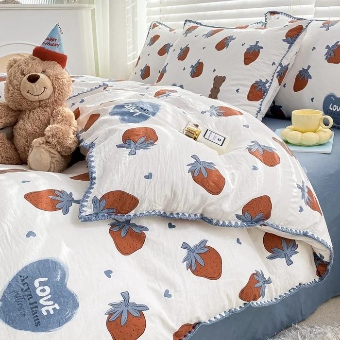 Симпатичный комплект постельного белья с клубничкой хлопковый комплект постельного белья для девочек детский Пододеяльник Простыня наволочка прекрасное постельное белье Декор для дома 
Симпатичный комплект постельного белья с клубничкой хлопковый комплект постельного белья для девочек детский Пододеяльник Простыня наволочка прекрасное постельное белье Декор для дома