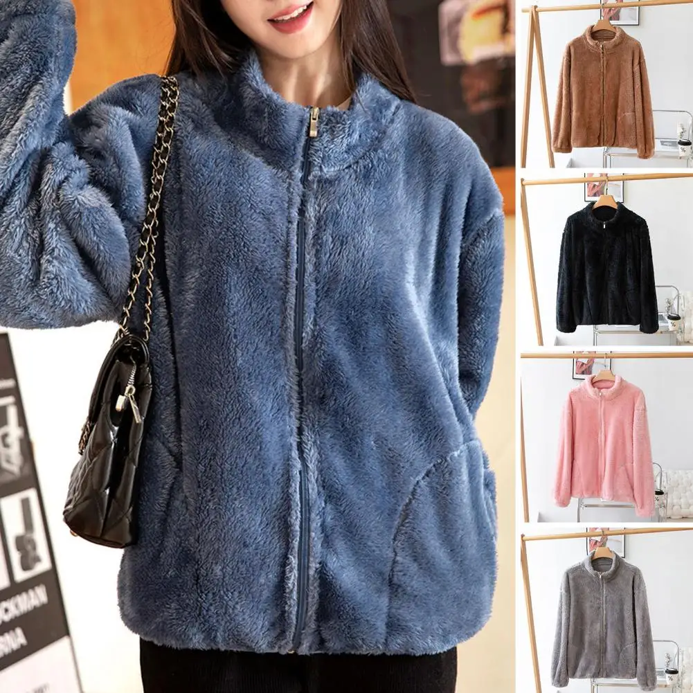 Женская зимняя куртка с воротником-стойкой, на молнии
Женская зимняя куртка с воротником-стойкой, на молнии