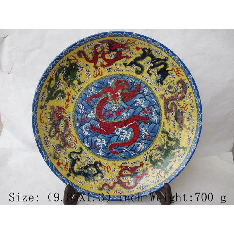 In ancient Chinese painting color flower dragon porcelain plate/
In ancient Chinese painting color flower dragon porcelain plate/