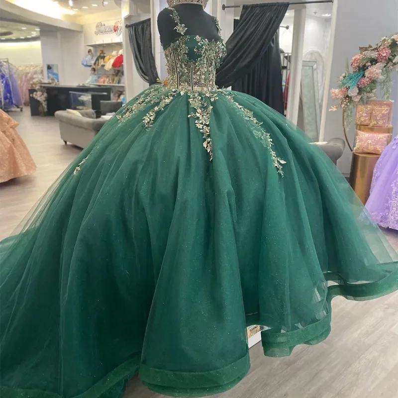 Блестящие Зеленые платья ANGELSBRIDEP для Quinceanera, бальное платье с кристаллами, золотыми цветами, аппликацией, милой бисером, платья для 15 лет
Блестящие Зеленые платья ANGELSBRIDEP для Quinceanera, бальное платье с кристаллами, золотыми цветами, аппликацией, милой бисером, платья для 15 лет