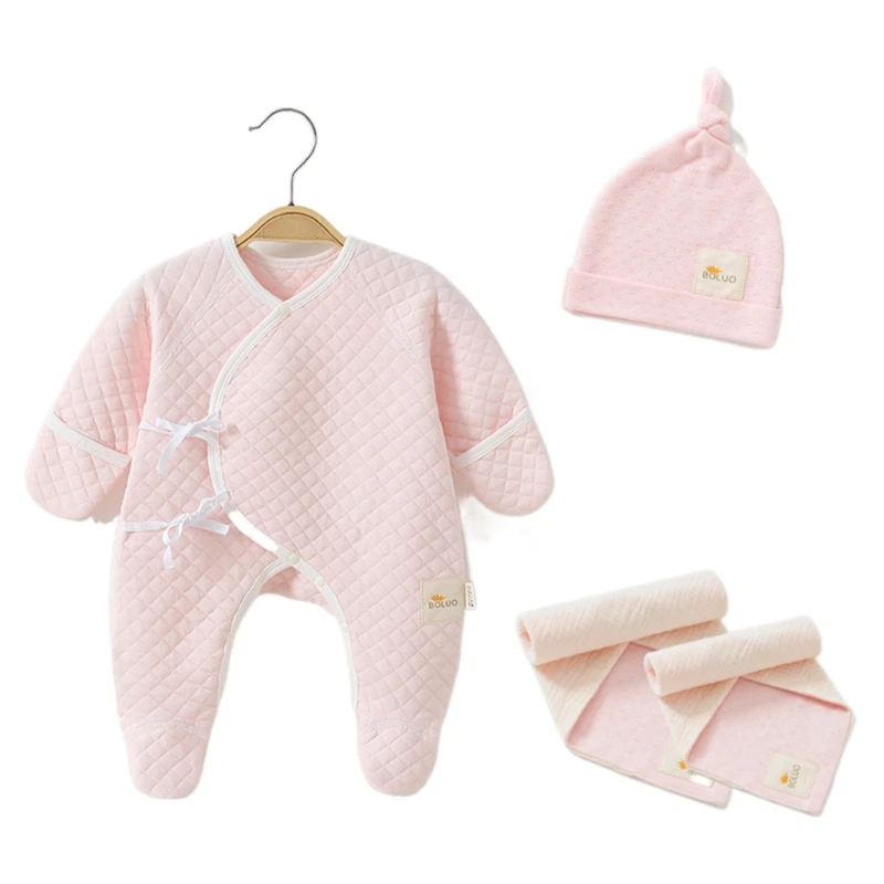 

Onepiece Baby Pajamas Set with Towel & Hat Newborn Giftbox Set Baby Muslin Beanie Romper Non-fluorescent Baby Product