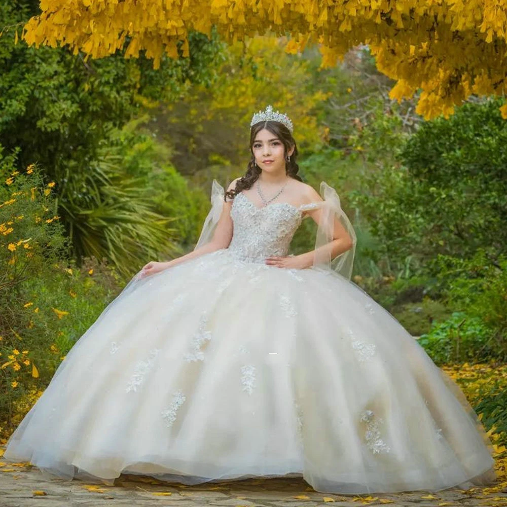 ANGELSBRIDEP White Lace Bow Ball Gown Quinceanera Dresses Beading Sequined Appliques Corset Vestidos Para XV Años Plus Size
ANGELSBRIDEP White Lace Bow Ball Gown Quinceanera Dresses Beading Sequined Appliques Corset Vestidos Para XV Años Plus Size