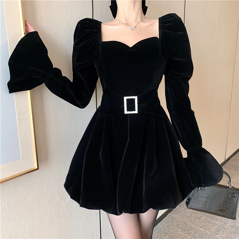 Temperament Robe Femme Party Dresses Women Vintage Velvet Vestidos De Mujer 2023 Square Collar Puff Sleeve Tunic Black Dress
Temperament Robe Femme Party Dresses Women Vintage Velvet Vestidos De Mujer 2023 Square Collar Puff Sleeve Tunic Black Dress