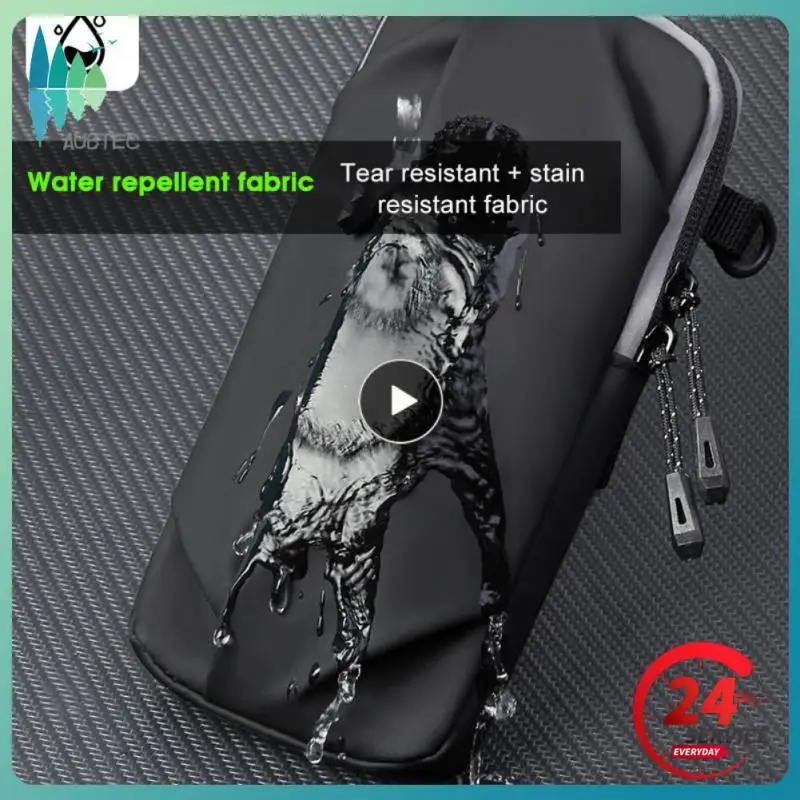 Sport Armband Bag PU Leather Waterproof Arm Band 6.8 Inch Mobile Phone Case Holder Outdoor Sports Gym Running Waist Bag
Sport Armband Bag PU Leather Waterproof Arm Band 6.8 Inch Mobile Phone Case Holder Outdoor Sports Gym Running Waist Bag