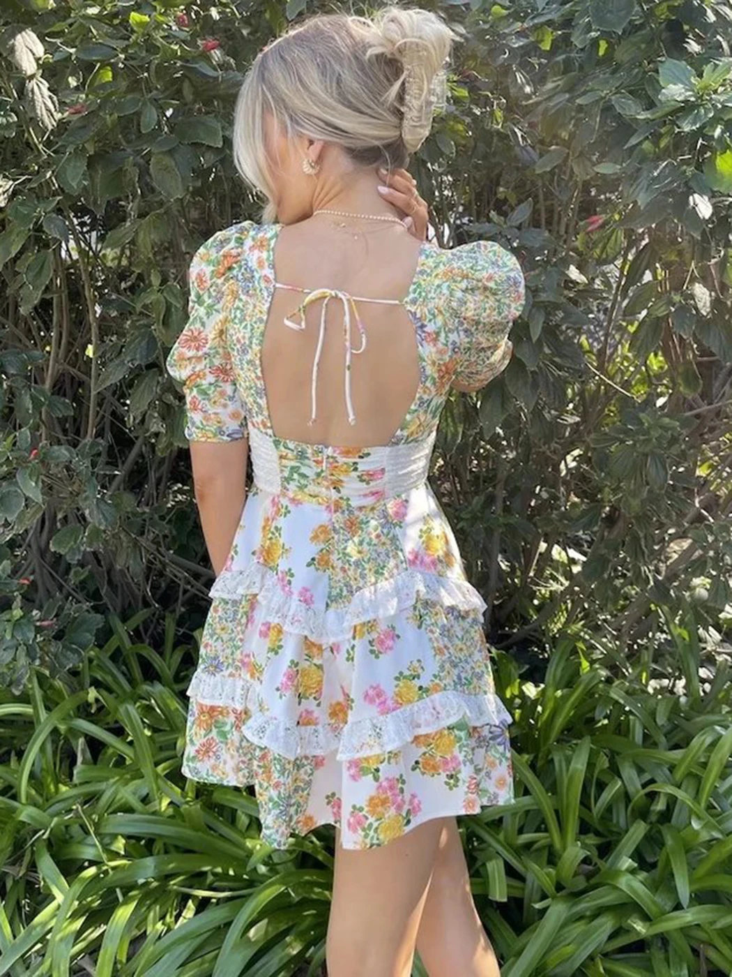 Jastie Sexy Backless Deep V Neck Summer Mini Dress Women Fashion Floral Print Lace Patchwork Summer 2022 Dress Female Vestidos
Jastie Sexy Backless Deep V Neck Summer Mini Dress Women Fashion Floral Print Lace Patchwork Summer 2022 Dress Female Vestidos