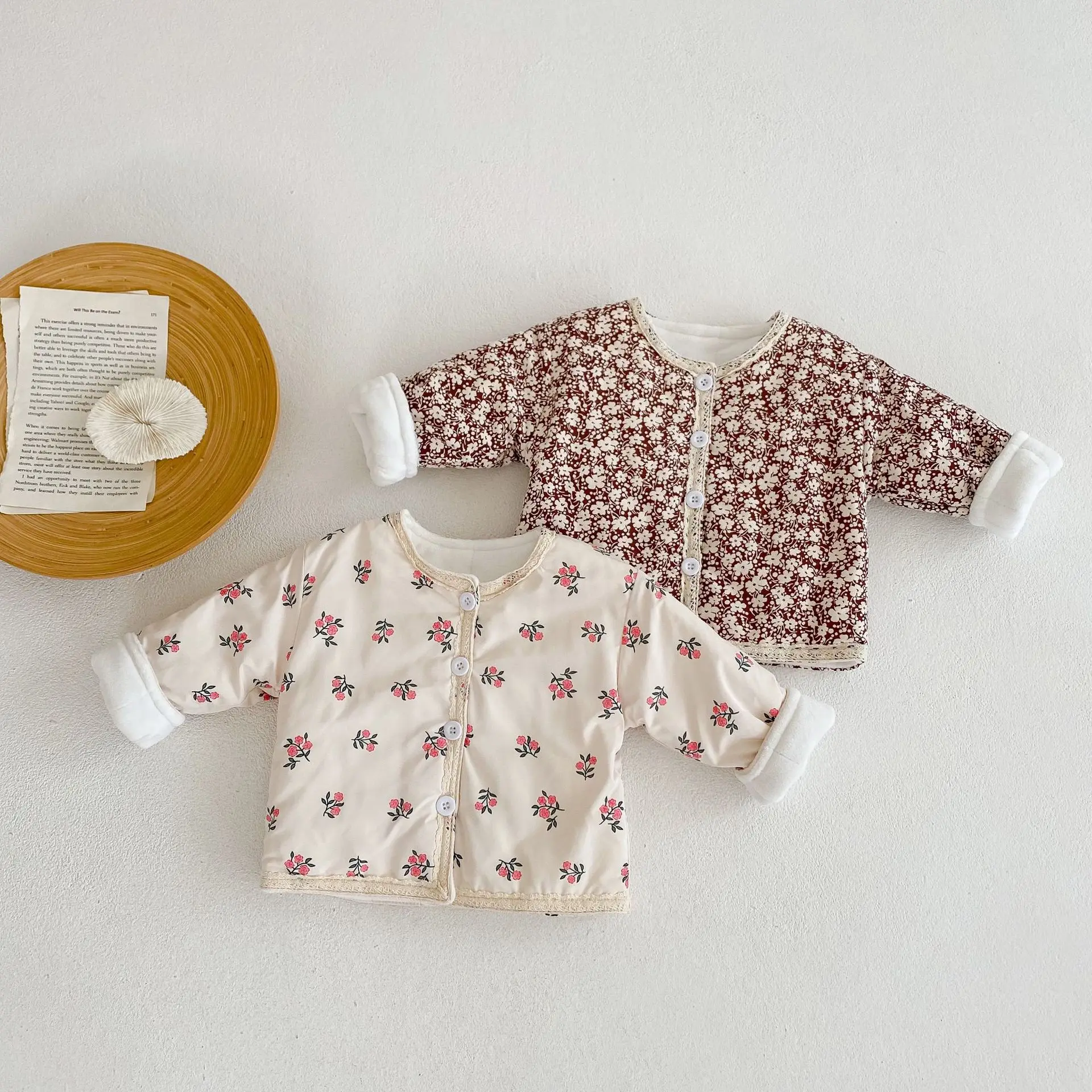 2022 Autumn Winter New Girl Baby Lace Flower Thicken Cotton Coats Newborn Boy Cardigan Long Sleeve Tops Children Casual Jacket
2022 Autumn Winter New Girl Baby Lace Flower Thicken Cotton Coats Newborn Boy Cardigan Long Sleeve Tops Children Casual Jacket