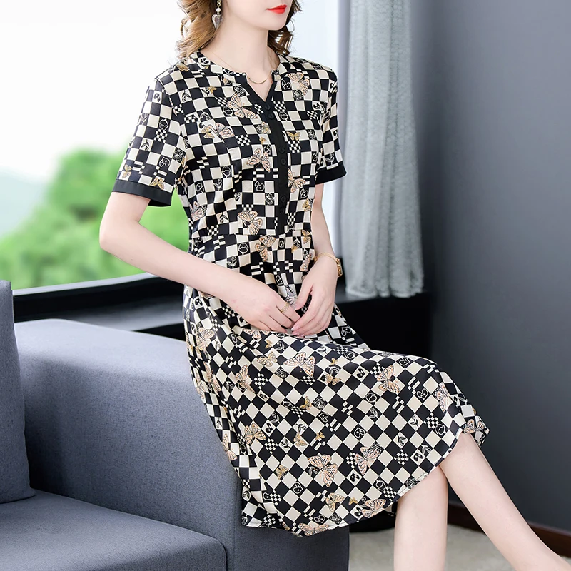 Female Black Print Plaid V-Neck Midi Dress 2022 New Elegant Bodycon Office Lady Dress Summer Korean Vintage Hepburn Casual Dress
Female Black Print Plaid V-Neck Midi Dress 2022 New Elegant Bodycon Office Lady Dress Summer Korean Vintage Hepburn Casual Dress