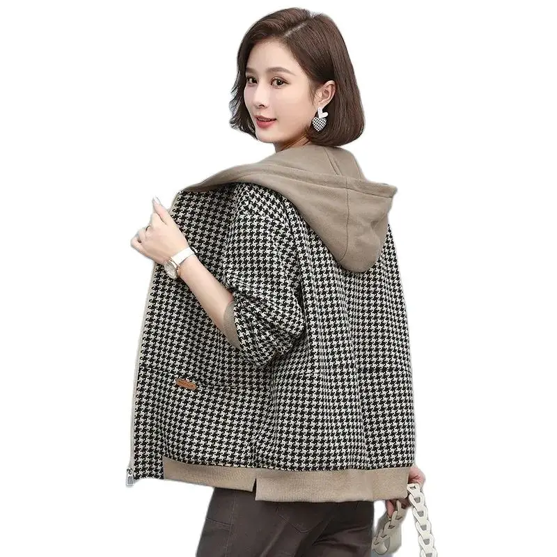 Vintage Ladies Loose Short Coat With Lining Mother Plaid hooded Jacket Women's Trendy Houndstooth Spring Autumn Windbreaker
Vintage Ladies Loose Short Coat With Lining Mother Plaid hooded Jacket Women's Trendy Houndstooth Spring Autumn Windbreaker