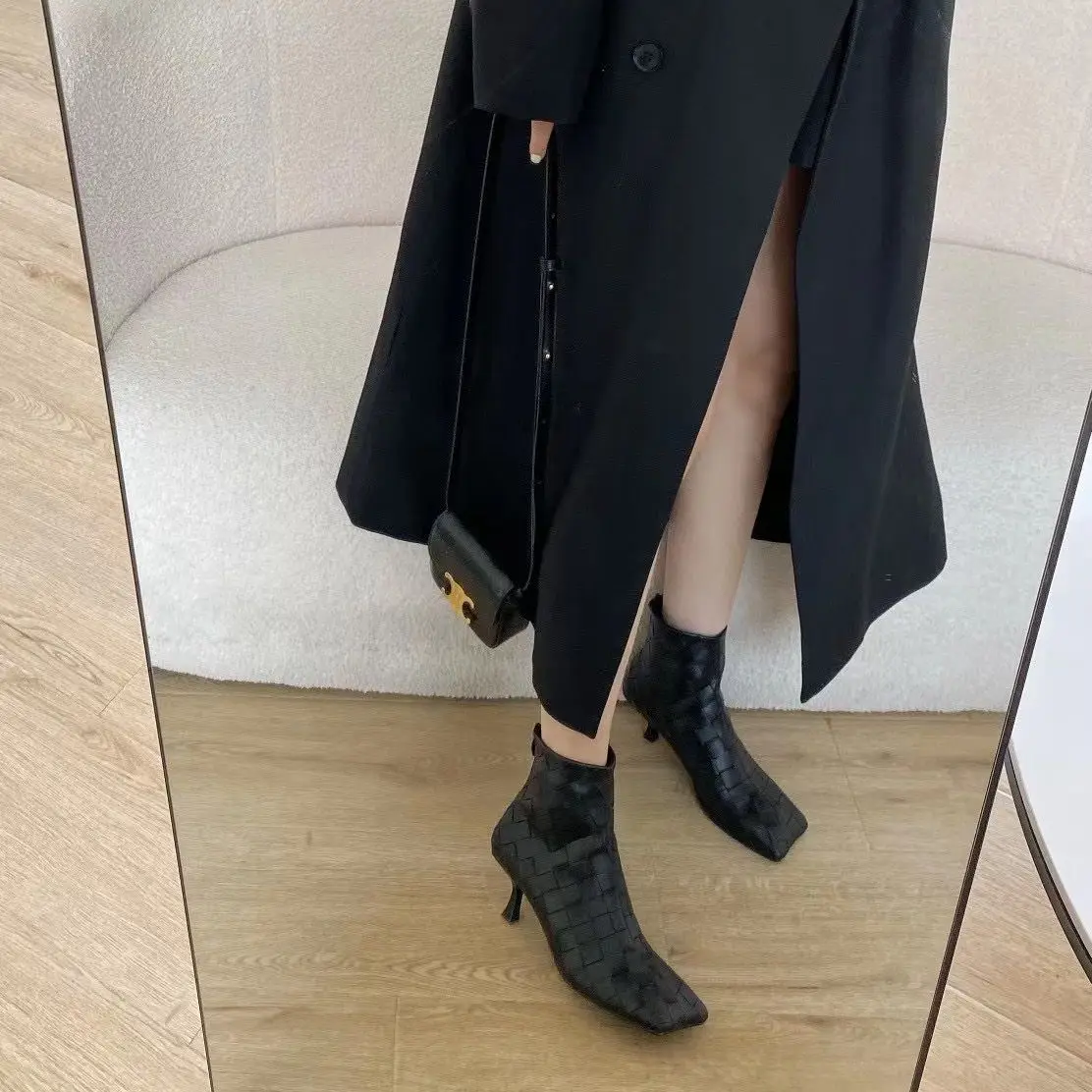 Patent Leather/Flock Women Ankle Boots Square Toe Short Bootie Thin High Heels Back Zipper Black Cool Winter Party Pumps Shoes
Patent Leather/Flock Women Ankle Boots Square Toe Short Bootie Thin High Heels Back Zipper Black Cool Winter Party Pumps Shoes
