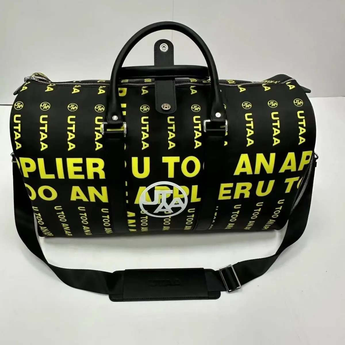 Utaa Golf Bag Ball Bag Letter Pattern Storage Color Matching Bracket Roller Skating Ball Bag Golf Clothing Bag
Utaa Golf Bag Ball Bag Letter Pattern Storage Color Matching Bracket Roller Skating Ball Bag Golf Clothing Bag