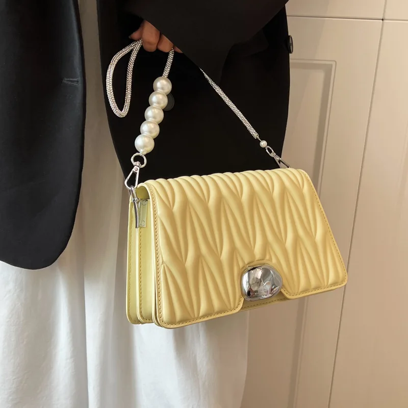 Underarm bag pearl chain small bag female summer 2022new trend simple casual small square bag fashionable shoulder messenger bag
Underarm bag pearl chain small bag female summer 2022new trend simple casual small square bag fashionable shoulder messenger bag